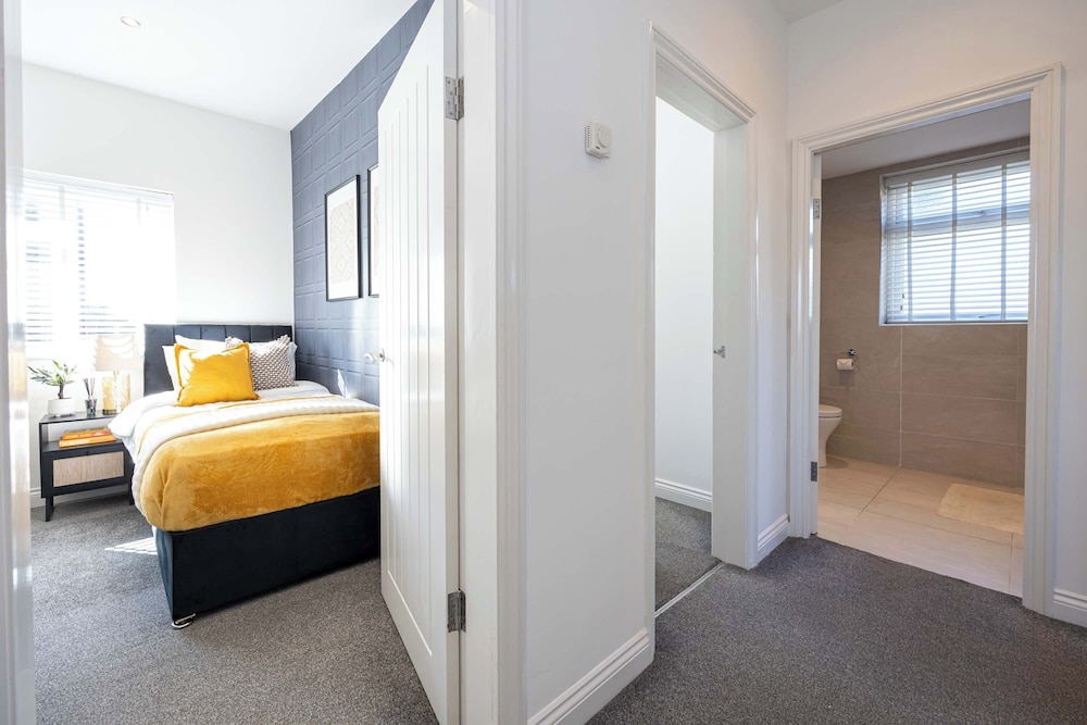 Cosy Apartment in the Heart of Sale