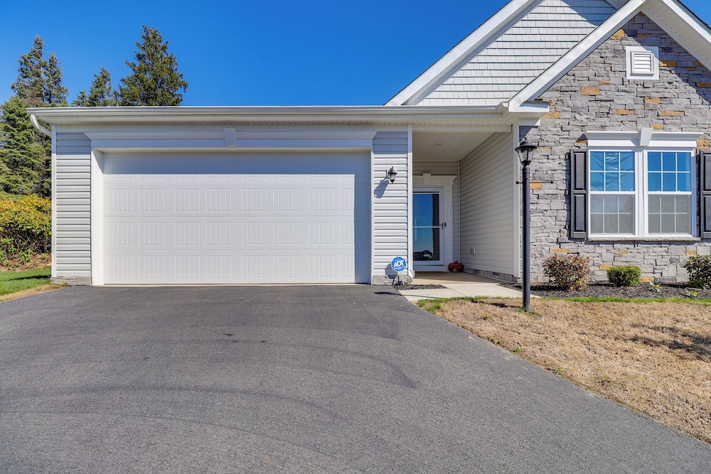 7 Mi to Boyce Park: Family Townhome in Verona!