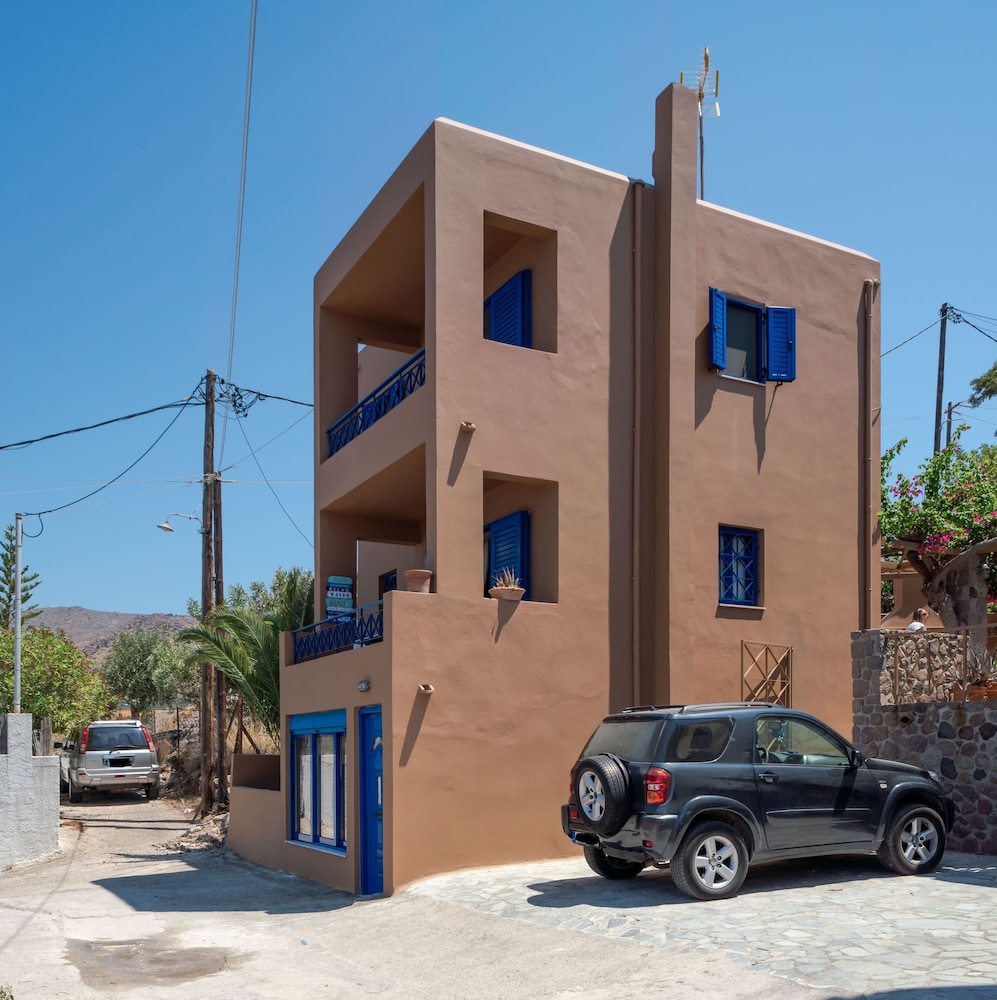 Absolute Perdika Aegina