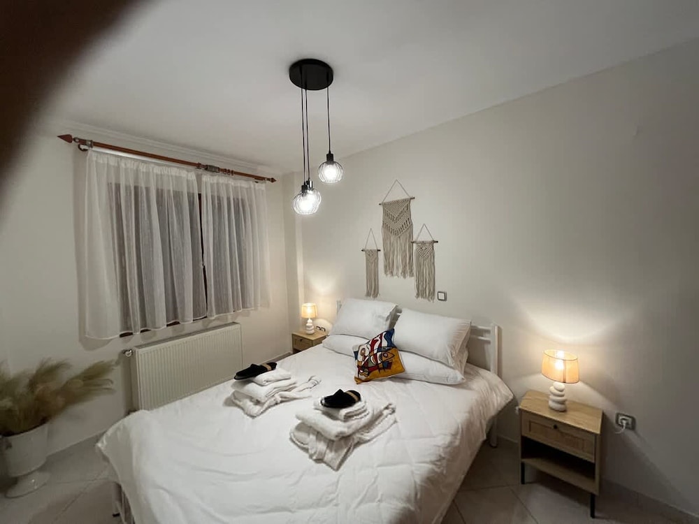Cozy Apartment in Old Town Ano Polis