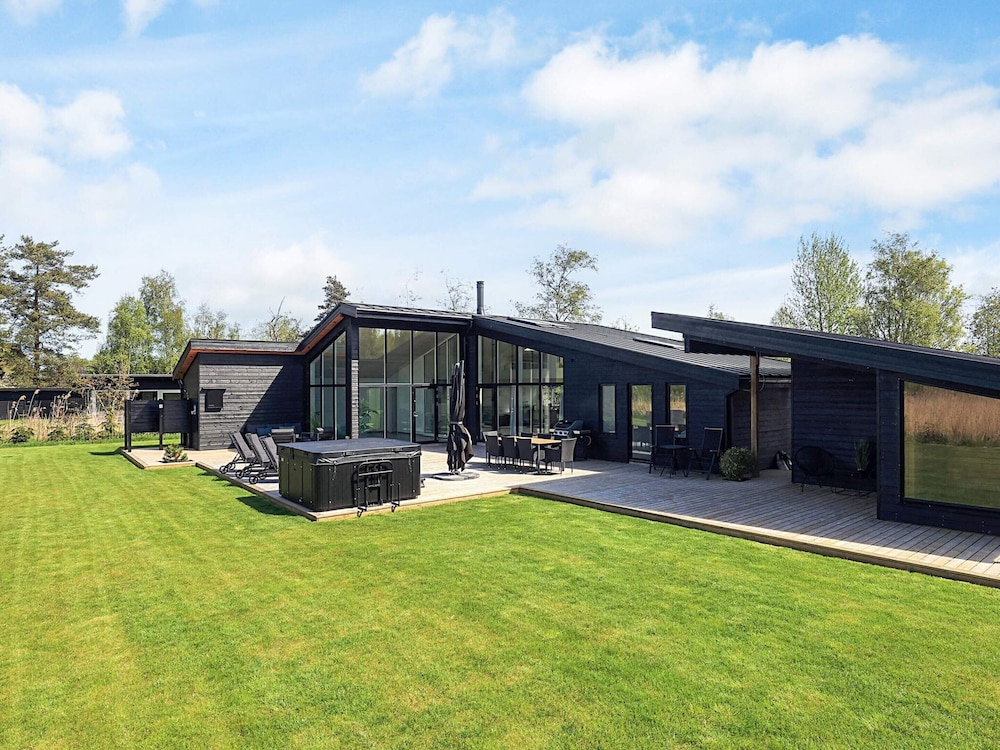 8 Person Holiday Home in Vaeggerlose-by Traum