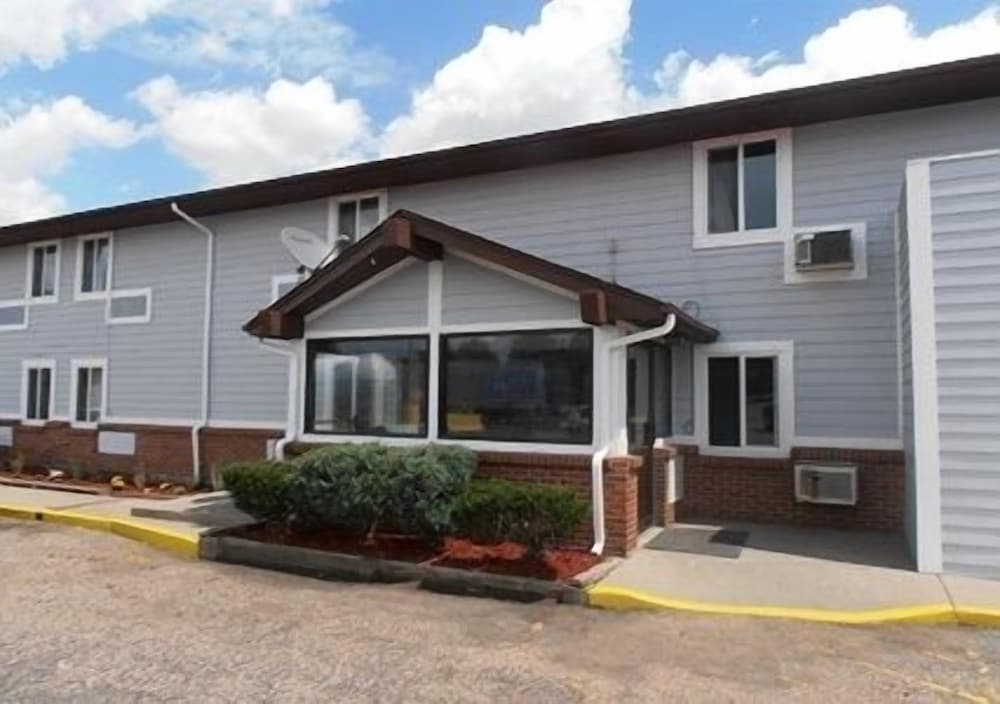 Cheyenne Vacations - Rodeway Inn Cheyenne I-80 East - Property Image 6