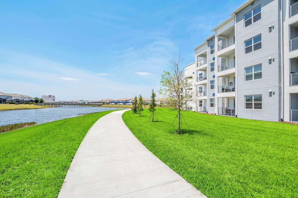 Posh and Spacious 3BD Condo With Patio, Pond View and Close to Disney! #3sl108 - Image 1