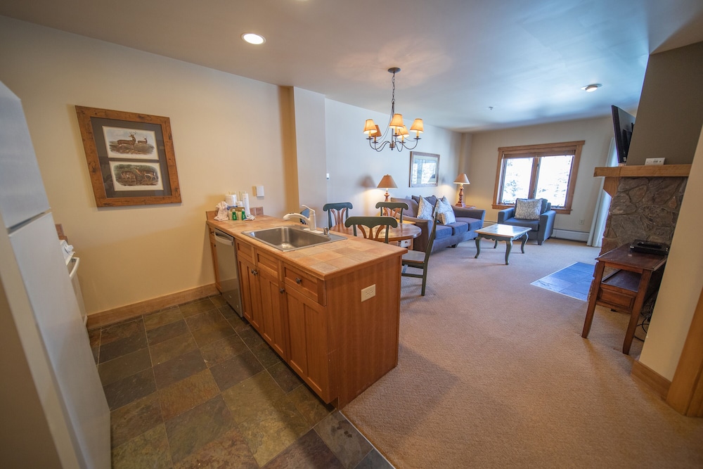 Red Hawk Lodge 2269