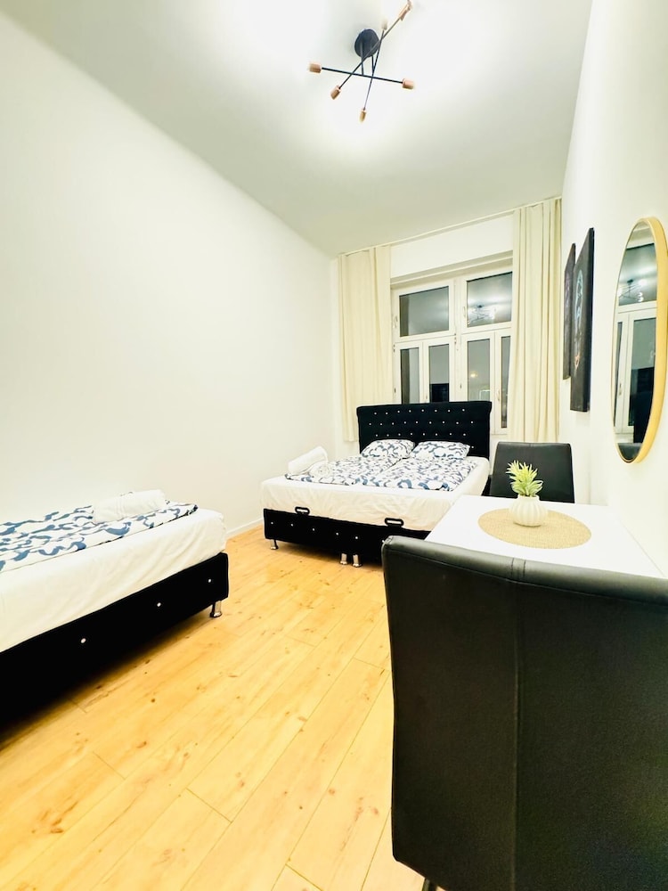 5BR Apartment Near Kaufpark Alterlaa