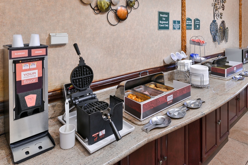 Redlands Vacations - Comfort Suites Redlands - Property Image 15