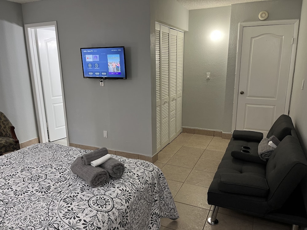 Amazing & cozy Duplex near Zoo Miami