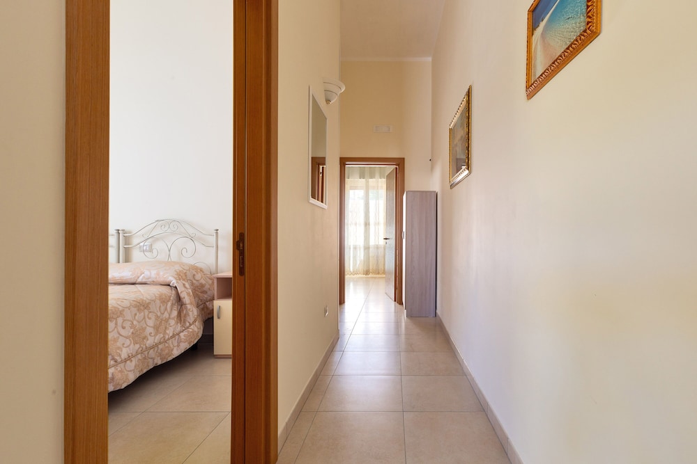 2033 Villetta Josè view 4