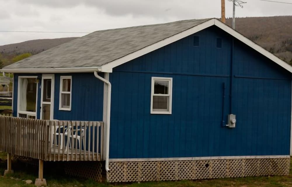 Crown Cove Cottages