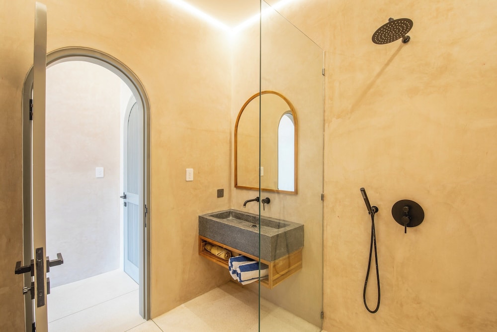 Sleek 2BR Villa, 5 Minutes to Bingin Beach