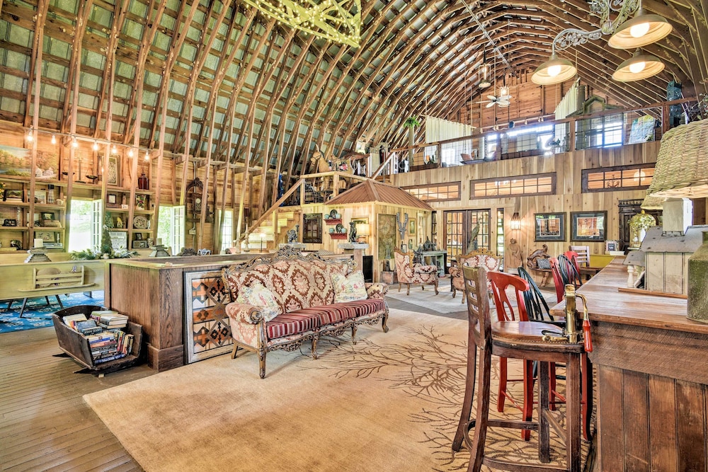 Historic Winston-salem Guest Barn on Farm! view 2