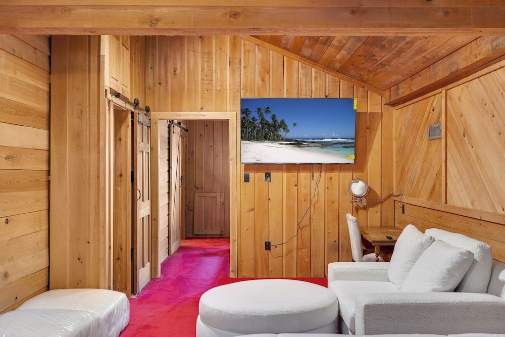 Pet-friendly 3BR Lake House Firepit + Pier