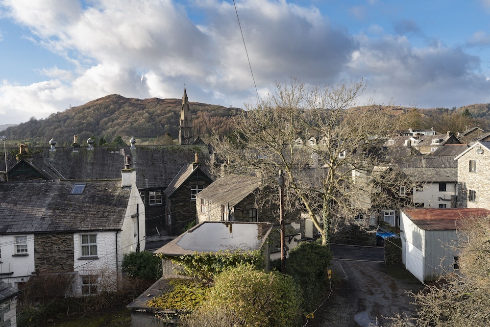 Calm - 1BR - 1BA - Apartment - Central Ambleside view 5