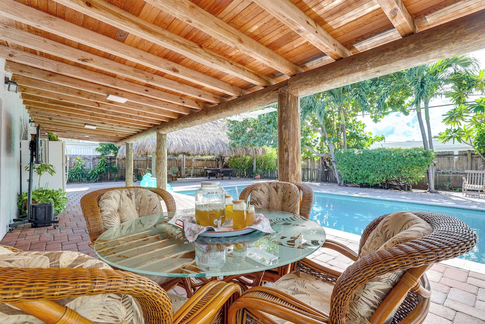 Fish, Swim & Relax Poolside! Deerfield Beach Oasis