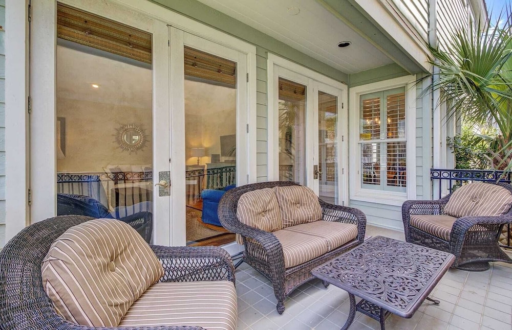 103 Grand Pavilion by Avantstay Steps to Beach!