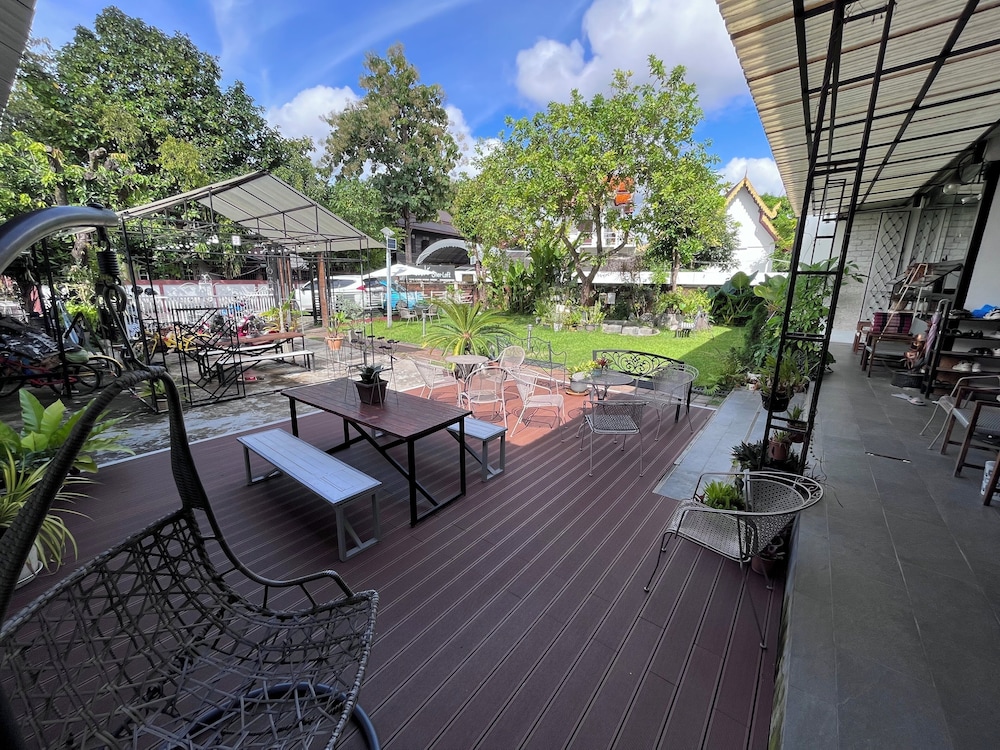 Sherloft Home & Hostel