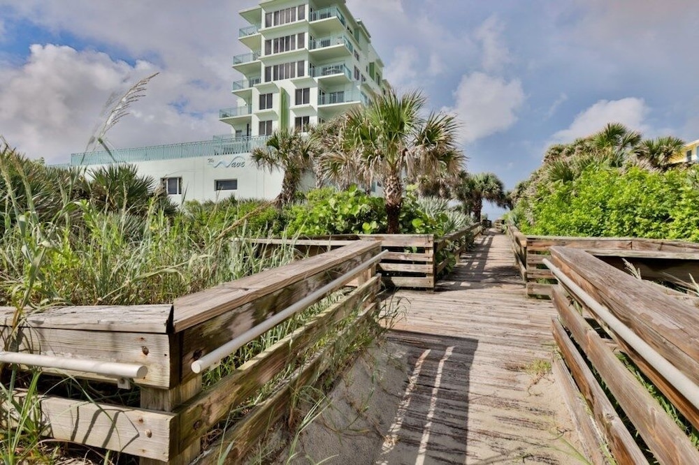 Oceanfront Condo With Beautiful Views 2 Bedroom Condo