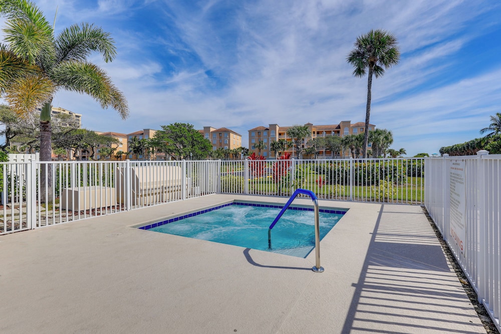 Pool, Golf & Beach Access: Fort Pierce Condo!