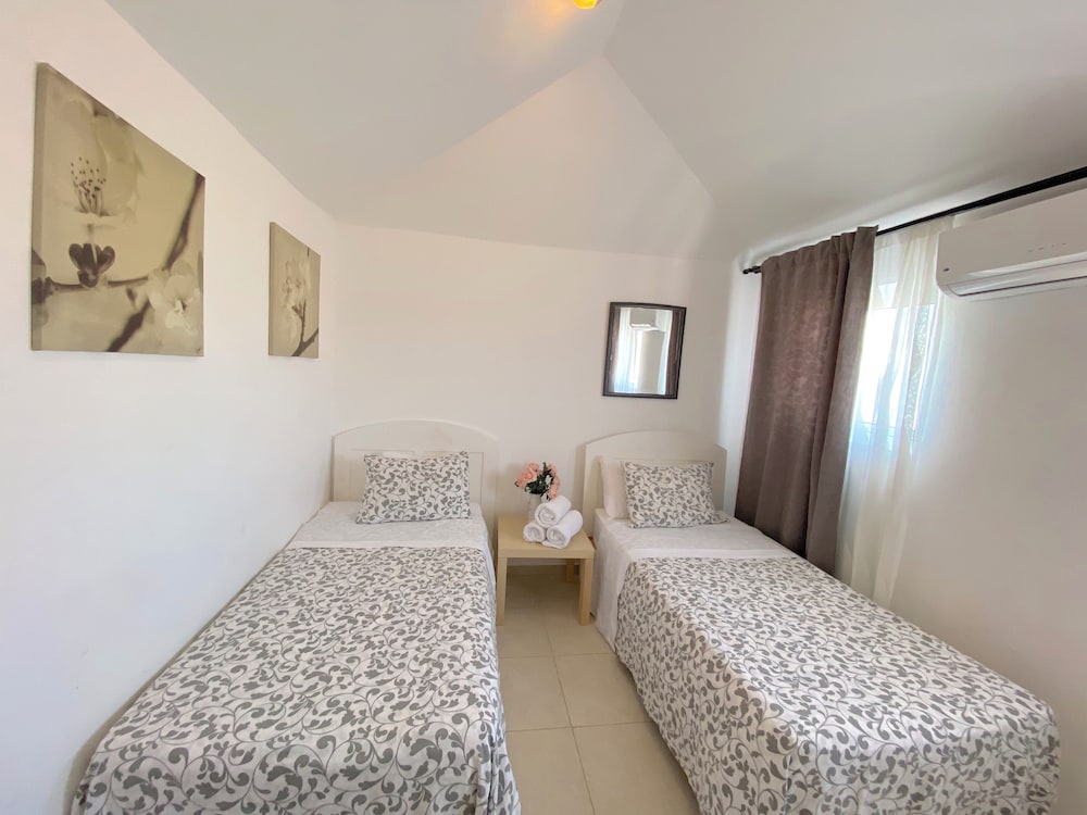 TROPICAL VILLAS playa LOS CORALES