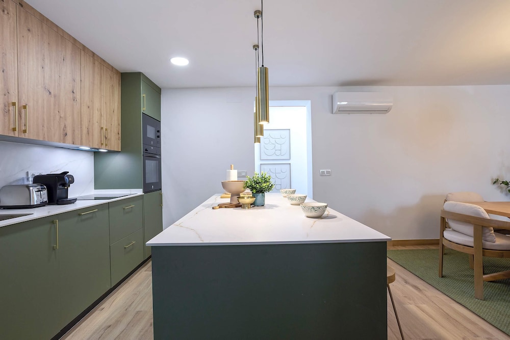 Cozy Apartment Near El Palo Malaga. Antonio Trueba