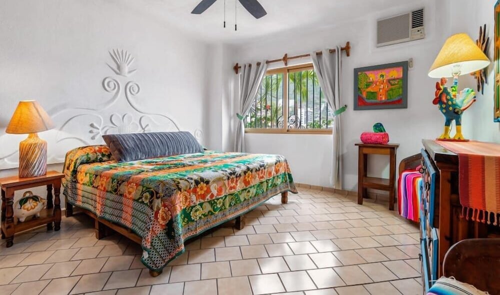 Ocean View 2Br Condo-balcony-beach-pool - 902