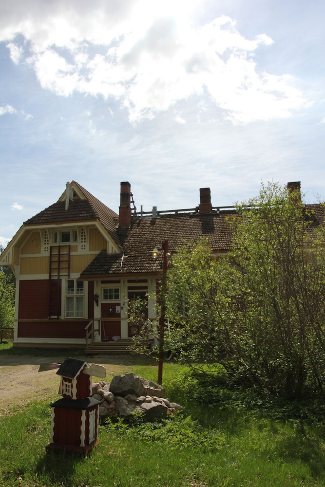 Majatalo Veikeä Vuohi