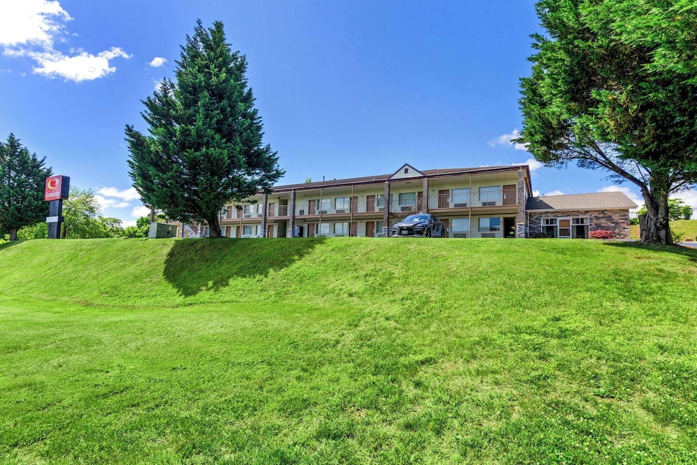 Brentwood Inn & Suites