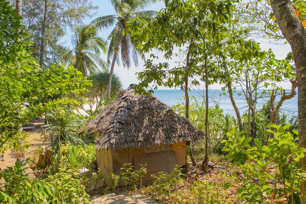 Lanta Coral Beach Resort