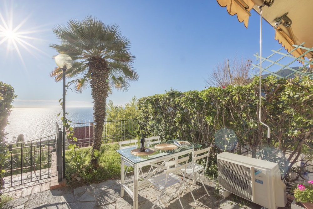 Oasis Apartment in Ospedaletti by Wonderful Italy