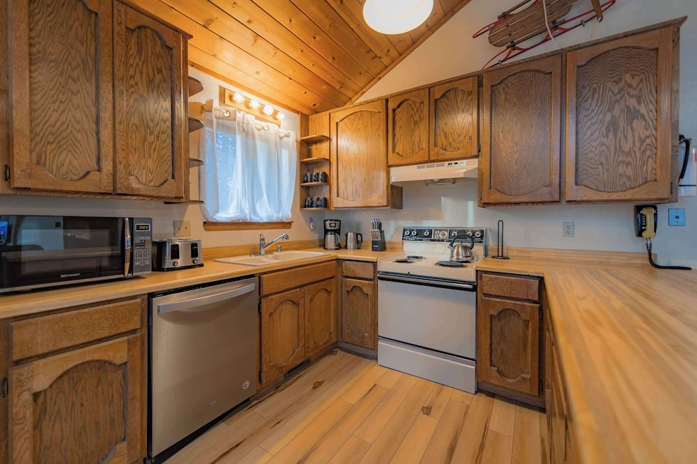 Oglala Little Lodge - Cabin Getaway