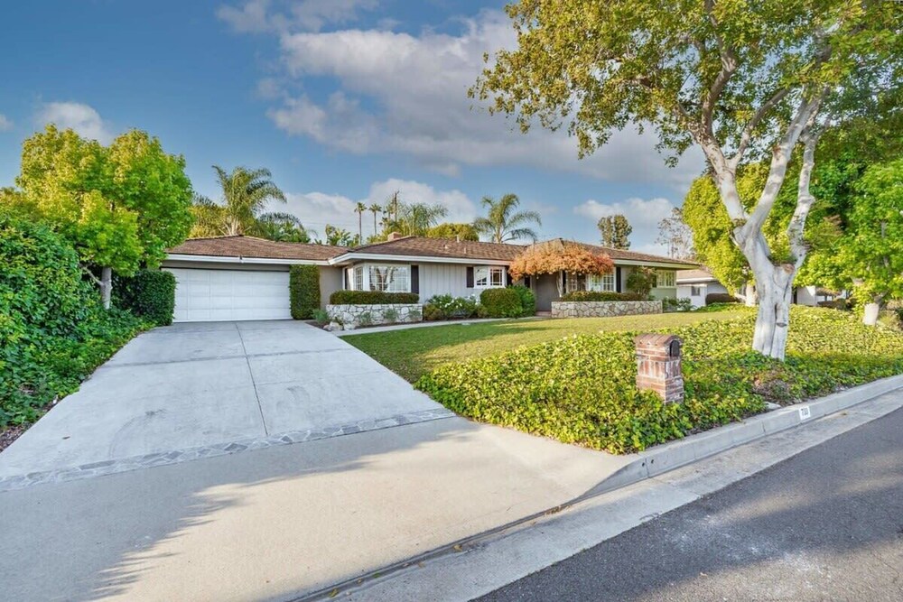 @ Marbella Lane - Serene Ranch Style Home W/pool