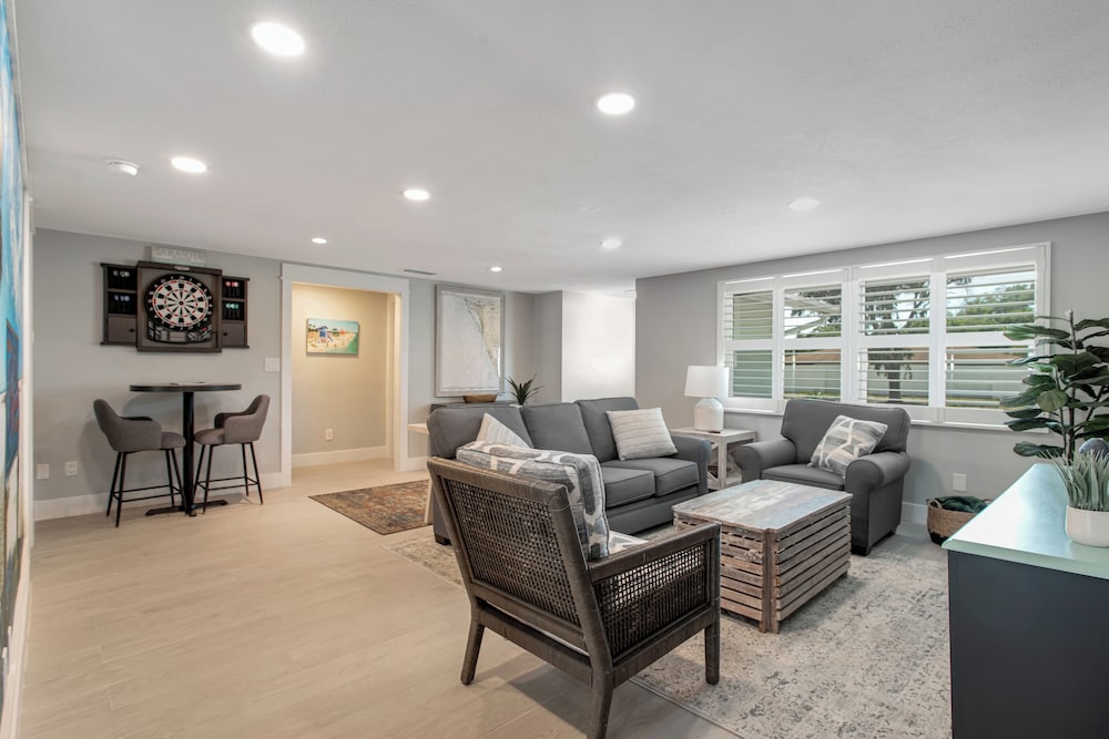 Luxury Pool Retreat near Siesta Key