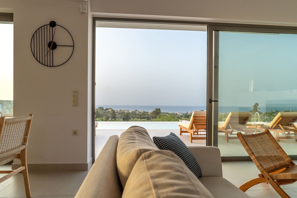 Star Luxury Villa I Gym and Playground