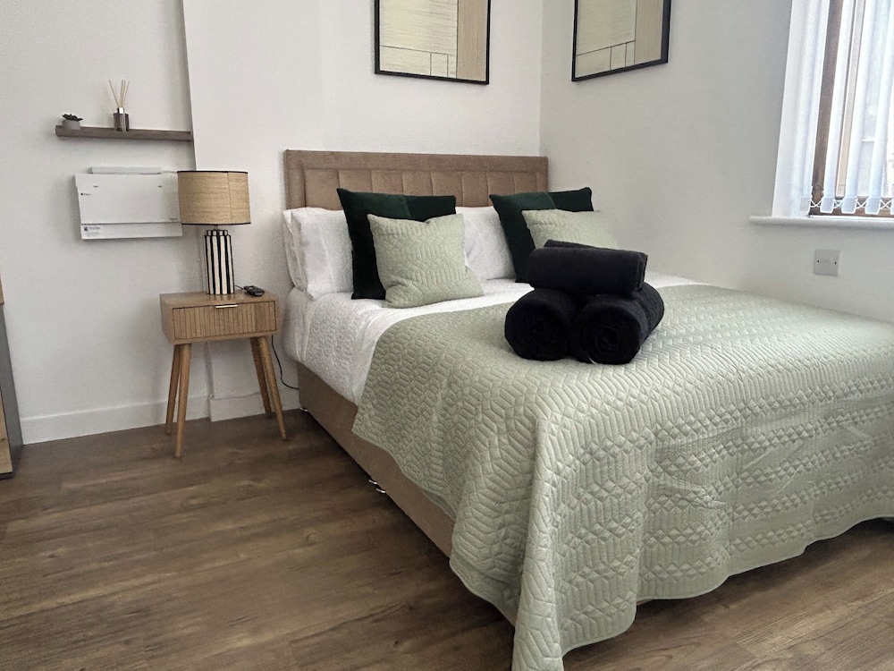Liverpool City Center Apartment With Views