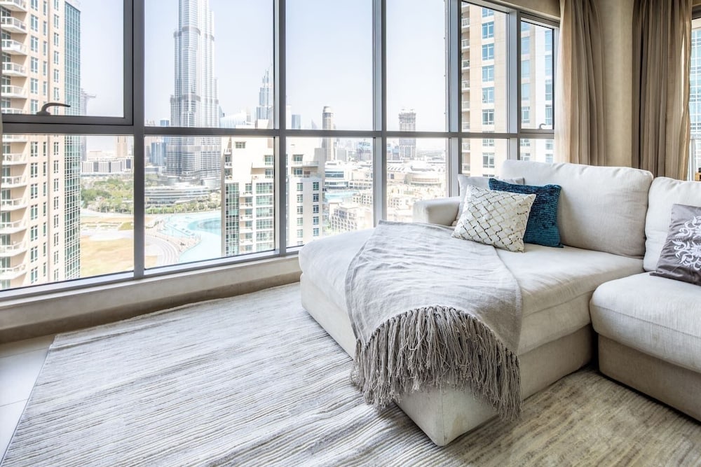 Lavish 2BR With Picturesque Burj Khalifa Views!