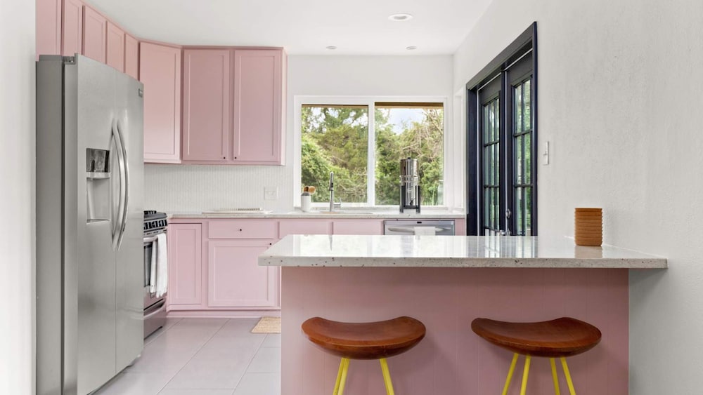 Upstay Contemporary 4BR Family Home With Garden