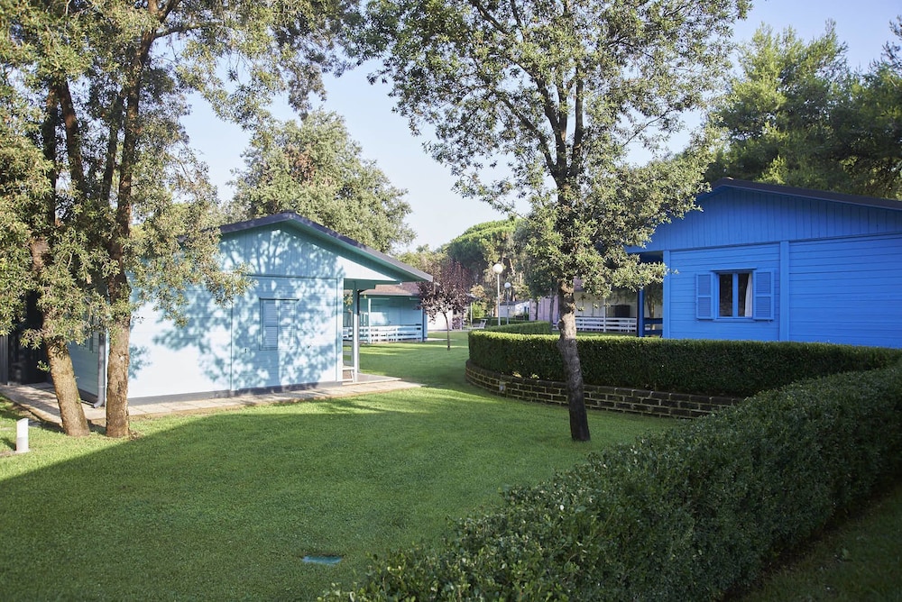 Baia Domizia Camping Village