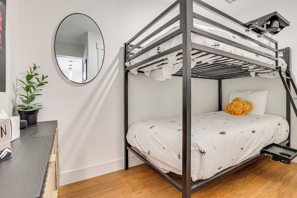 Mountain-view Condo in Downtown Winter Park!