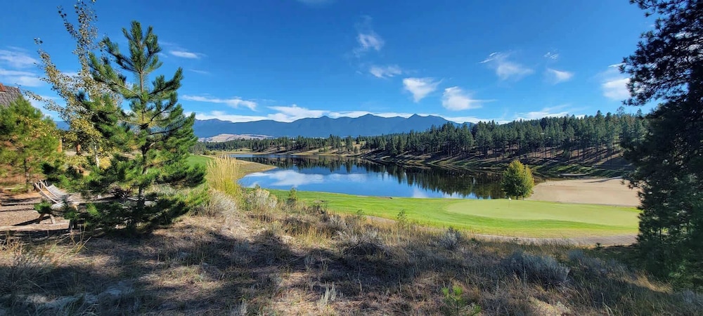 Wilderness Club Cottage on 18th Green