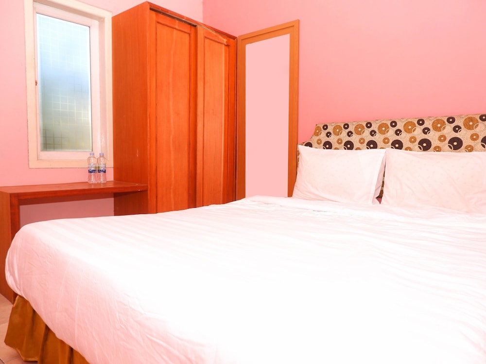 OYO 898 Joglo Family Hotel & Homestay view 5