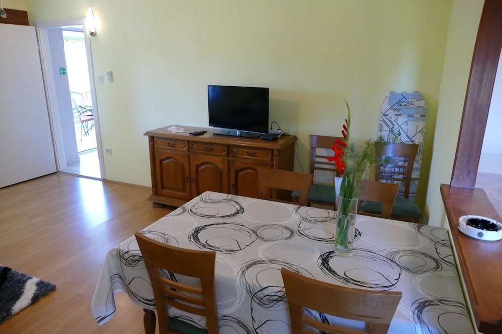 Apartment Davorka / Two Bedroom A2 Gore view 4