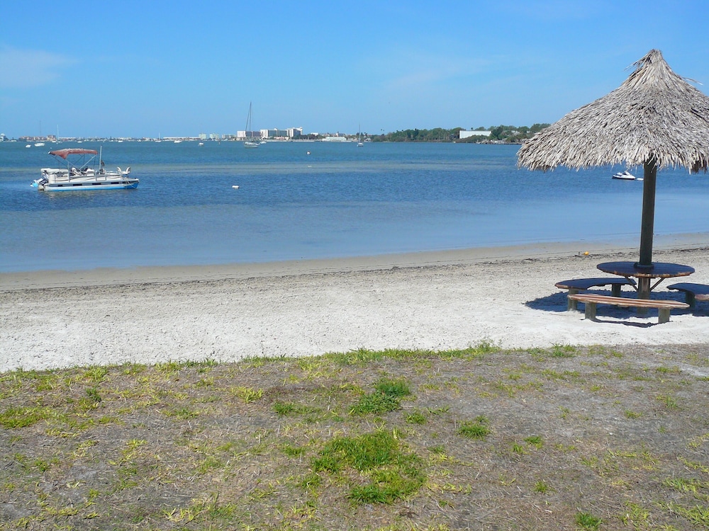 Bermuda Bay by Affordable Beach Condos