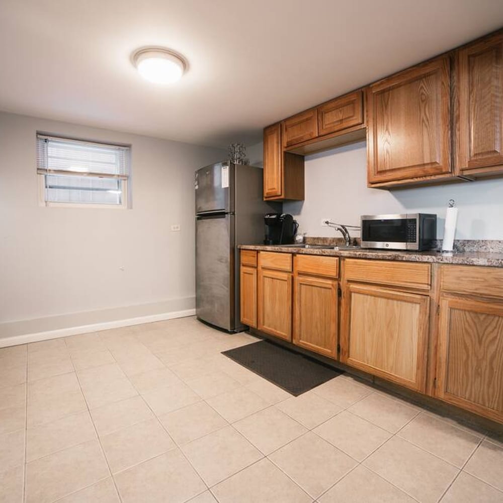 Midway Airport 2 Bedroom With Full Kitchen