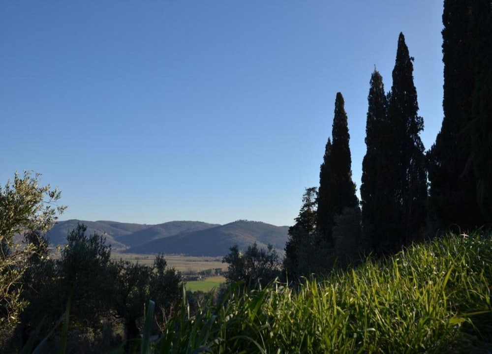 Villa in Tuscany With Pool Near Cortona