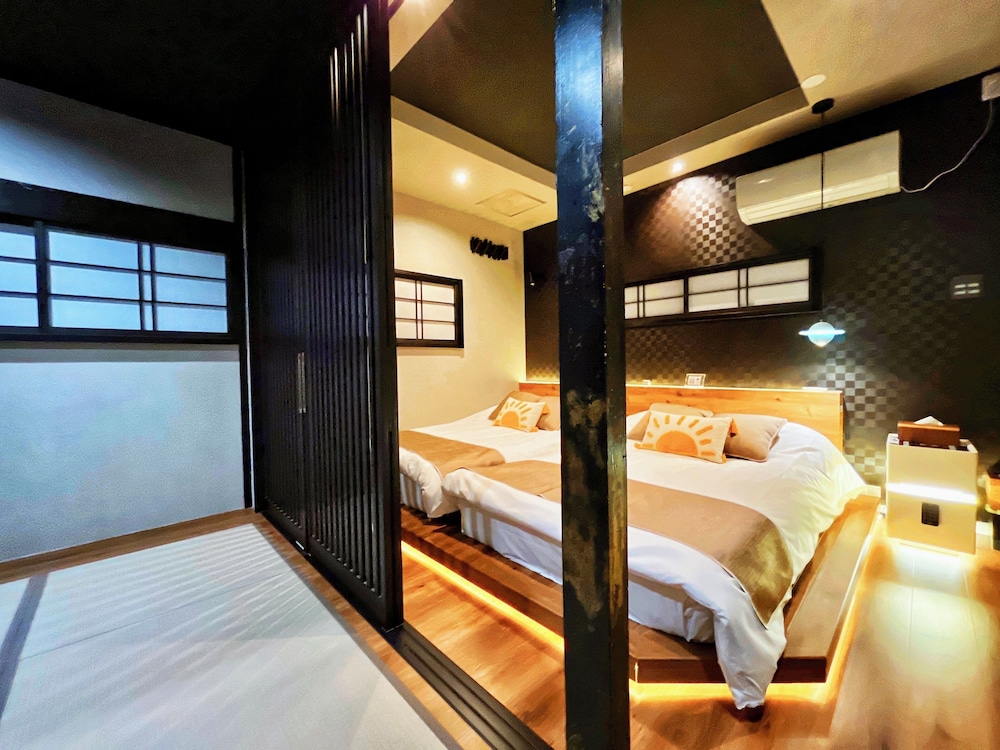 Tokyo Nook