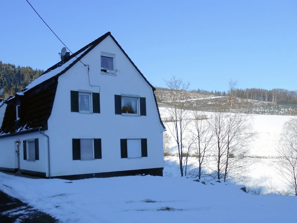 Wonderful Apartment in Elpe With Garden view 4
