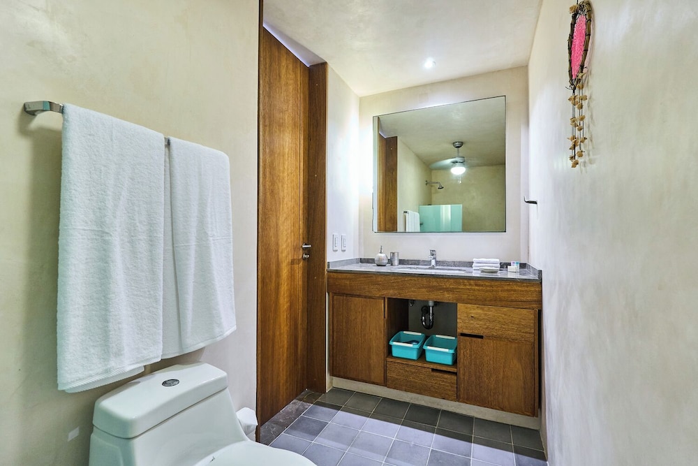Sabor a Miel: Steps from the Beach & 5th Avenue
