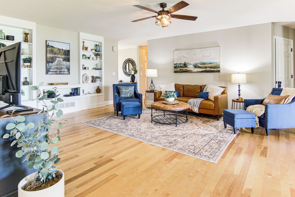 Newly Renovated Lake Bowen Home w/ Game Room!