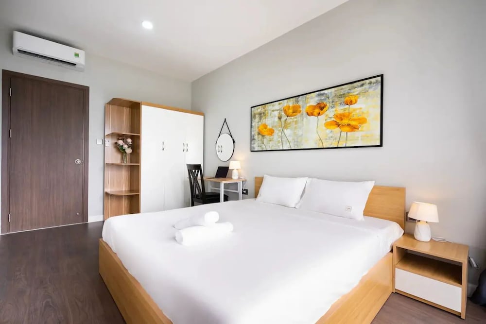 Prestige Saigon Royal - Modern Apartment