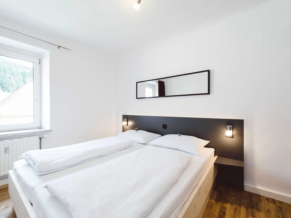 Snug Apartment With Balcony view 5